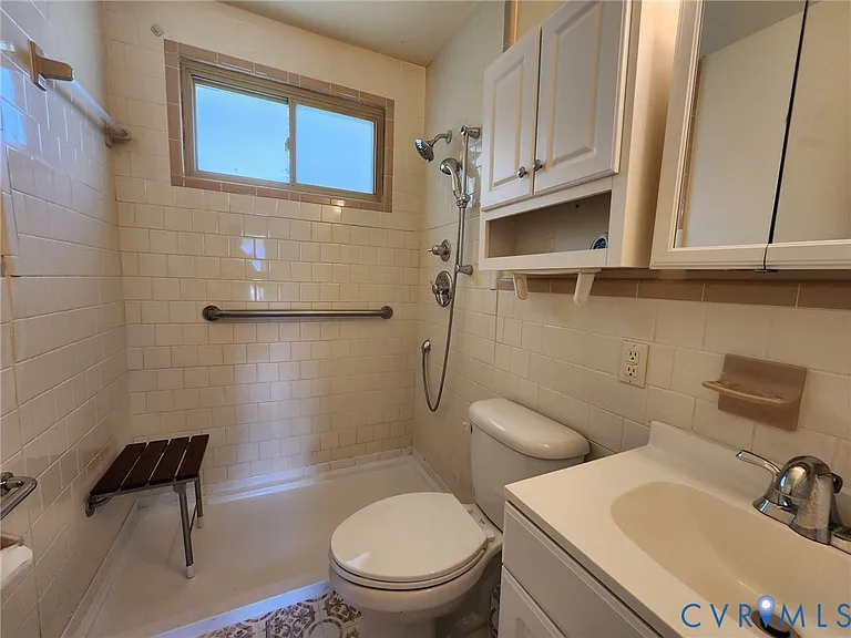 4704 Greenleigh Rd — Photo 6