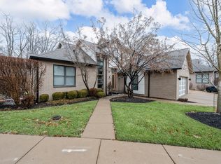 378 Champion Way Dr, Ballwin, MO