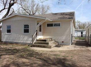 902 N Arapaho Ave, Wichita, KS 67212