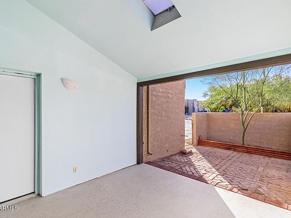 3rd image of 788 E PEPPER Drive