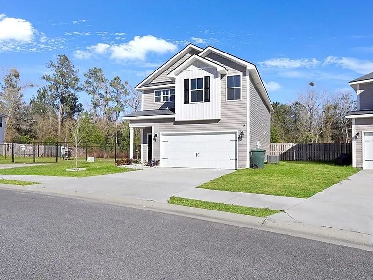 609 Fairview Cir — Photo 2