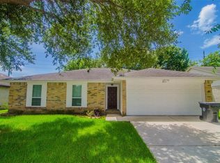 2215 Squire Dobbins Dr, Sugar Land, TX 77478