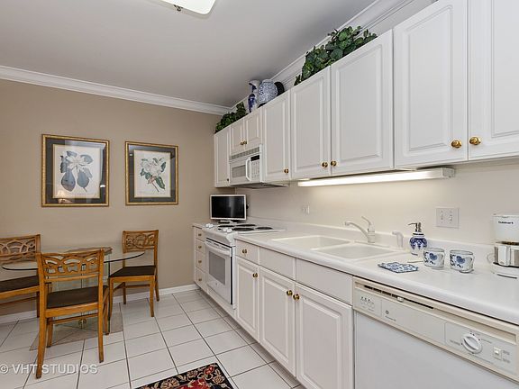 5th image of 119 E Laurel Ave APT 105