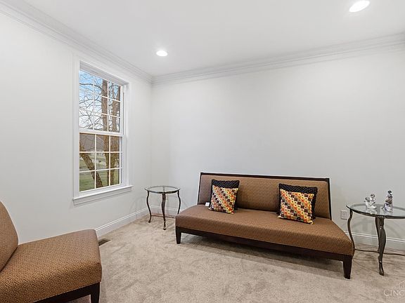 5th image of 3596 Riverside Dr