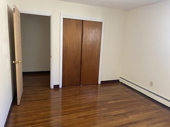5th image of 8 Riverside St APT 1-3