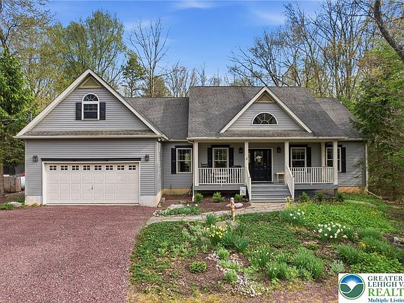 4th image of 58 White Oak Dr