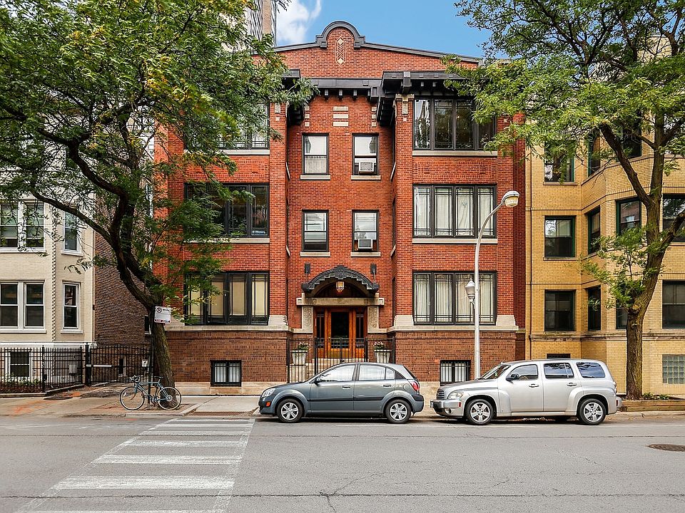 1st image of 4176 N Clarendon Ave