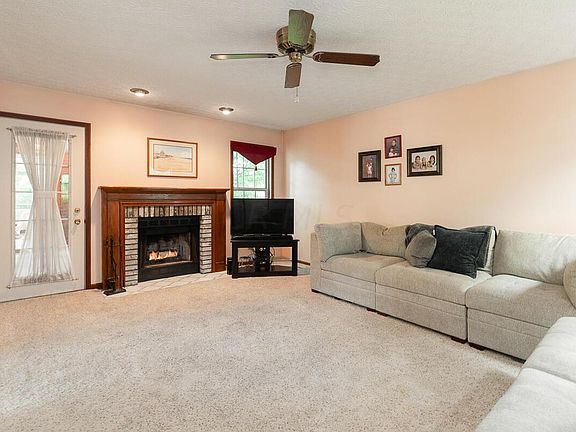4th image of 5143 Wagon Wheel Ln