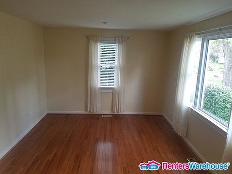 2nd image of 1406 Fort Hill Dr