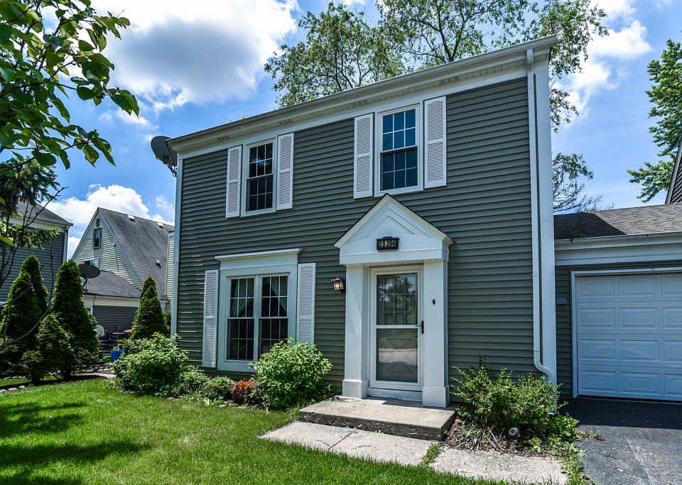 1st image of 3S284 Blackthorn Ln