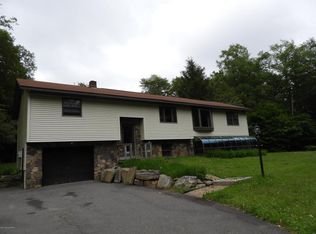446 Laurel Dr, Tobyhanna, PA 18466