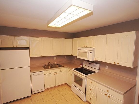 4th image of 7105 La Vista Dr