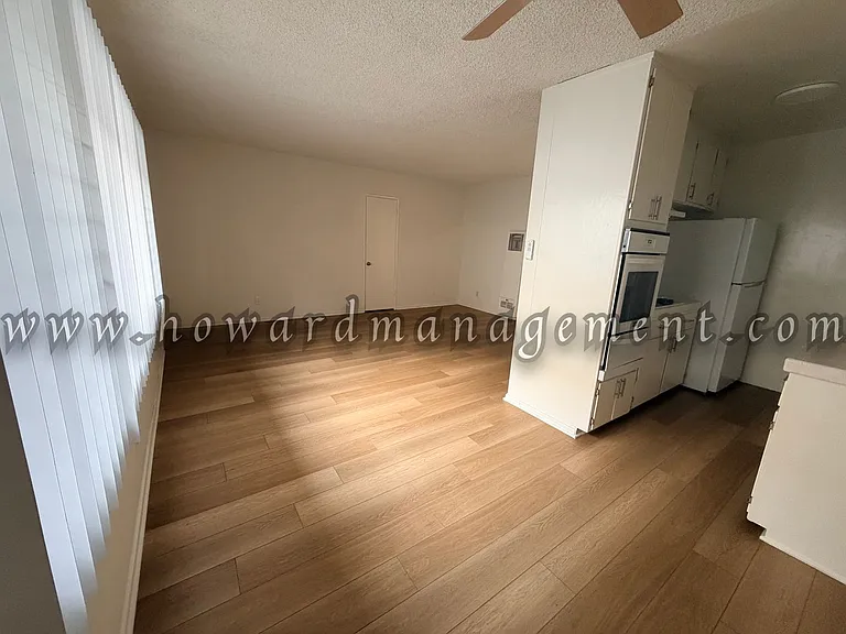 01405BA — Photo 18