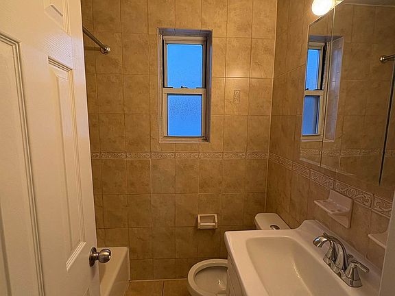 5th image of 67-17 Cloverdale Blvd #4
