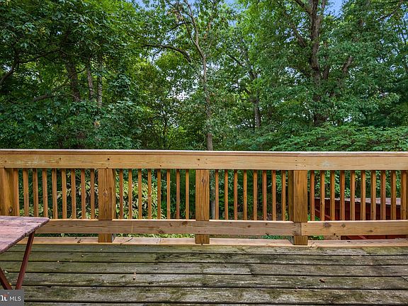 4th image of 115 Windsor Cir