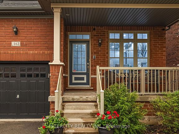 3rd image of 162 Holmes Cres