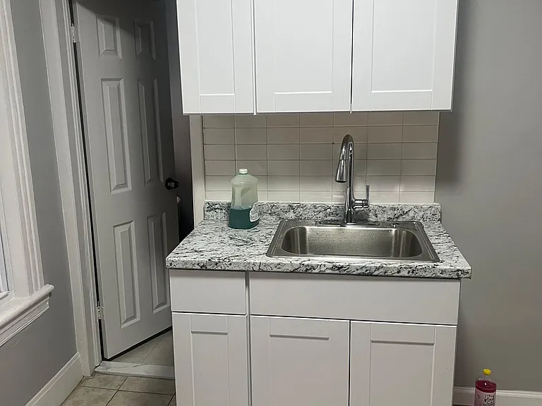 30 Sherman St #1 — Photo 10