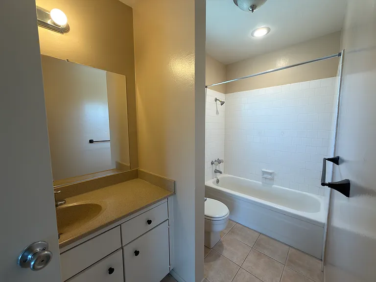 326 W La Veta Ave #C — Photo 21