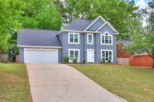 1st image of 585 Oak Brook Dr