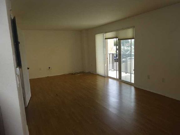 3rd image of 2120 W Flagler St APT 204