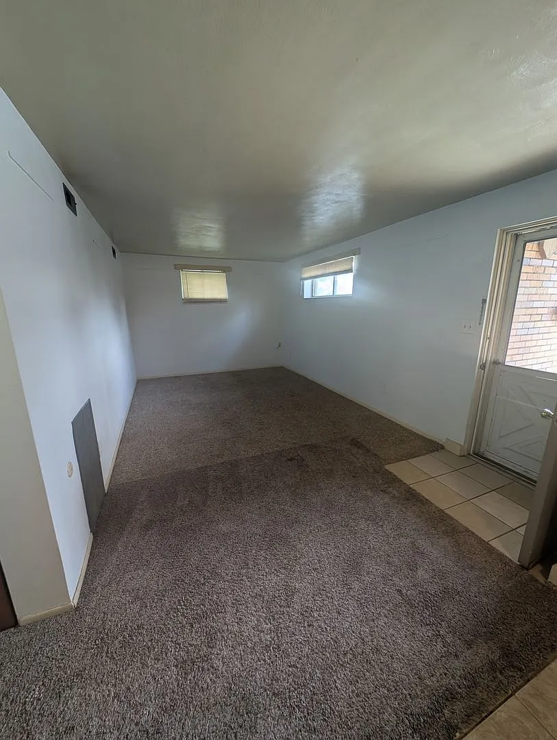 111 Clay Pike — Photo 2