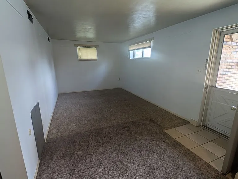 111 Clay Pike — Photo 2