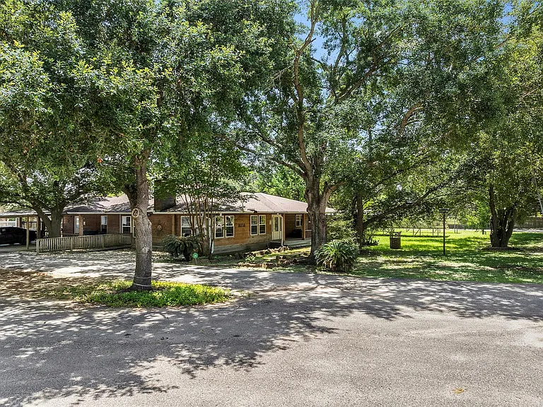 18718 Vickers Rd — Photo 28