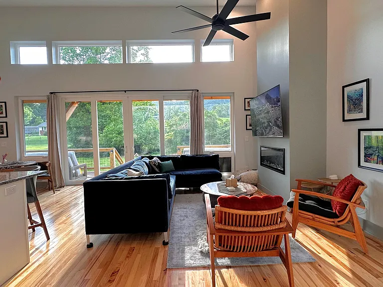924 Riceville Rd — Photo 8