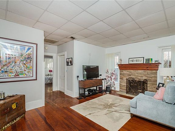 3rd image of 1232 Woodlawn Ter