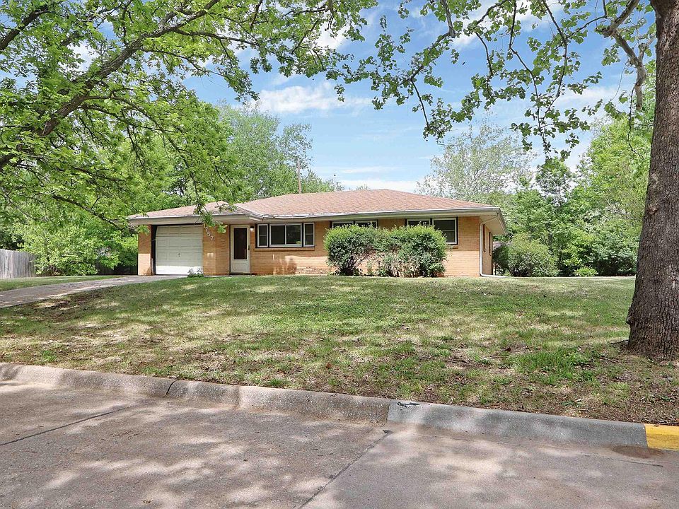 1st image of 1757 Vaughn Dr
