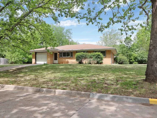 1757 Vaughn Dr, Manhattan, KS 66502