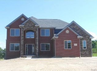 9316 Oakmont Dr, Clarkston, MI 48348