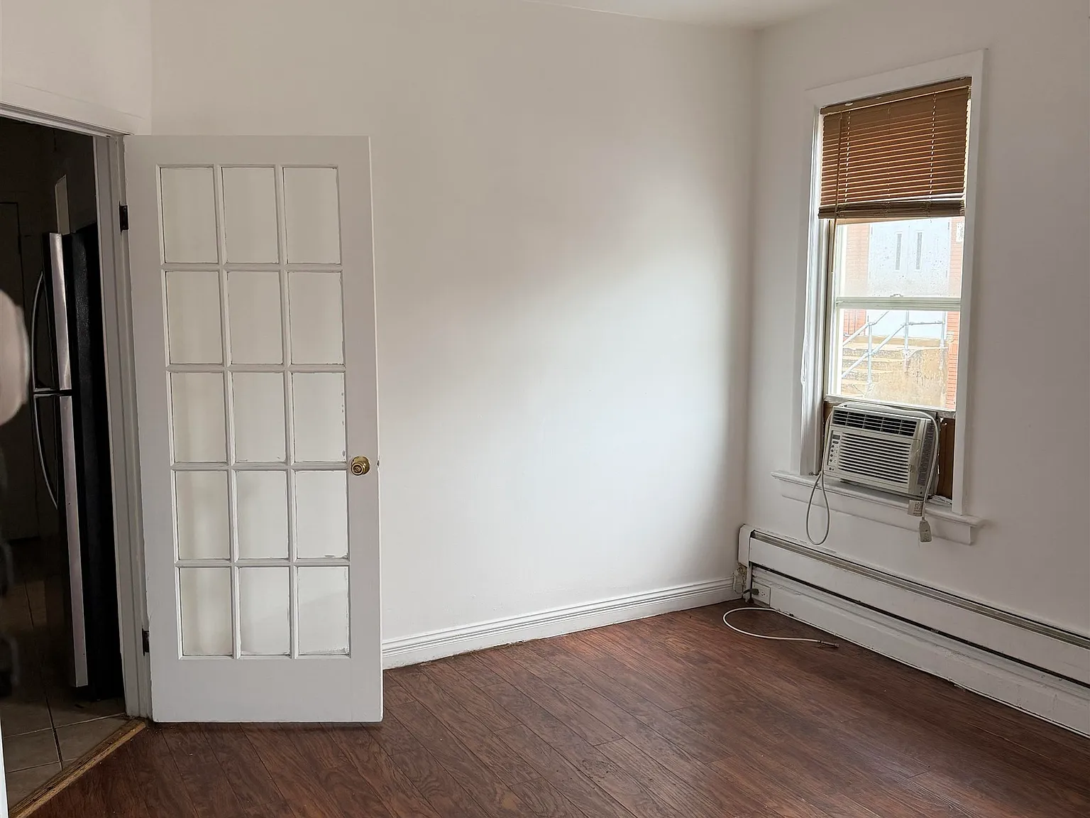 3 bed, 1.0 bath, $2,250 — Photo 3
