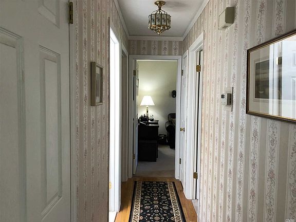 2nd image of 23 Pine St