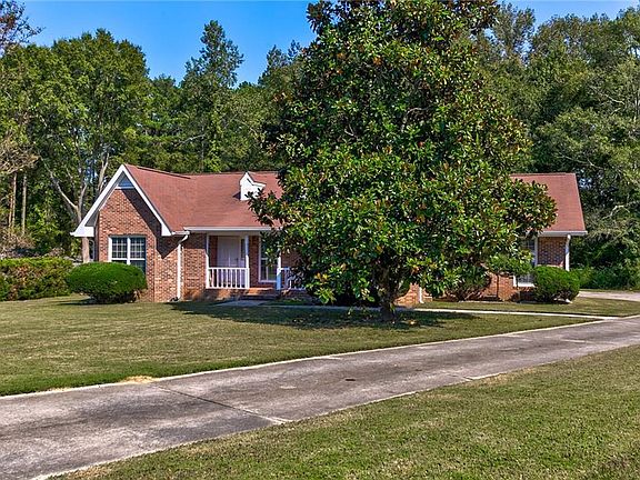 4th image of 130 Creekwood Ct