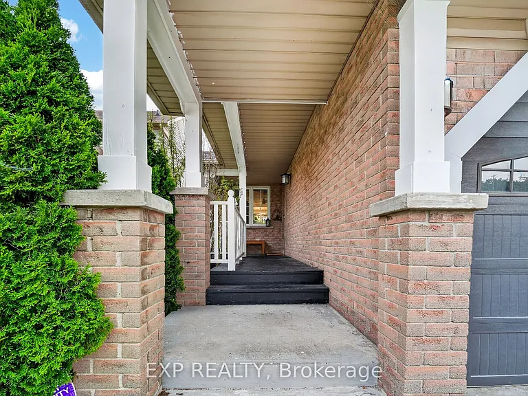 5896 Chorley Pl #UPPER — Photo 2