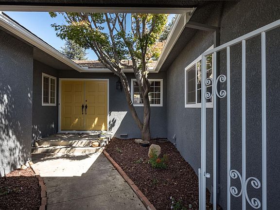 3rd image of 6368 N Wilson Ave
