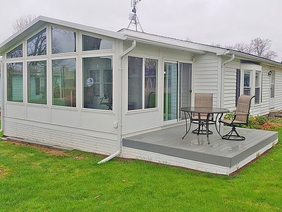 Deck & Sunroom