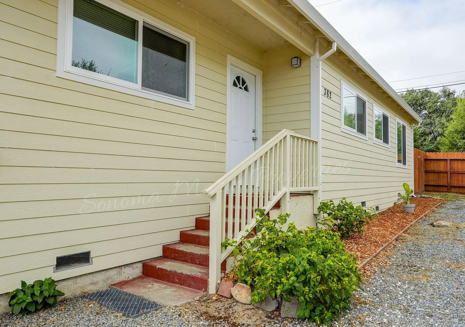 ~ Beautiful 3Bed/2 Bath Country Property in Petaluma ~ Accommodating to Farm Animals. — Photo 3