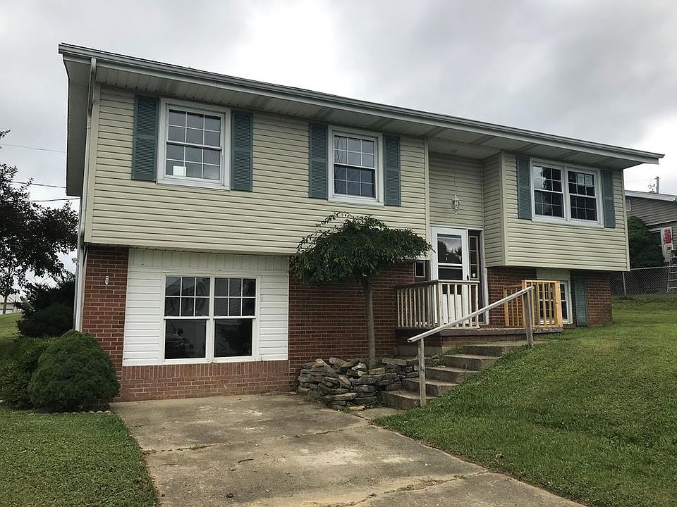 1st image of 70 Lois Ave
