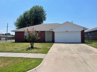 1600 Queensbury Rd, Moore, OK 73160