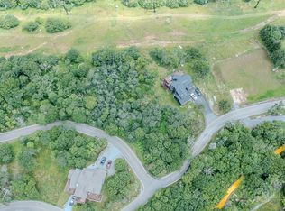 512 Oz Rd, Beech Mountain, NC 28604