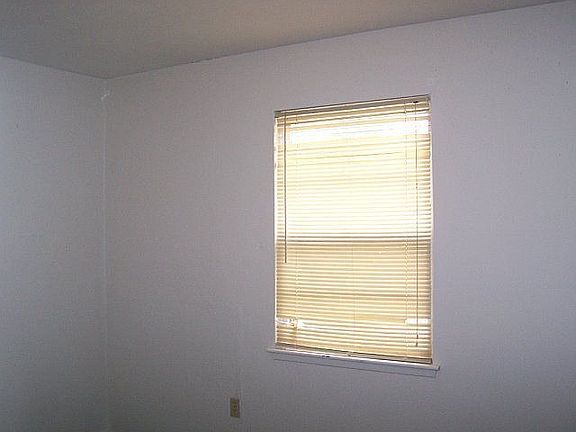 4th image of 2525 S 48th Ter