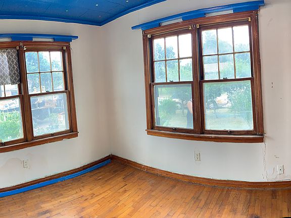 3rd image of 500 N Randlett St