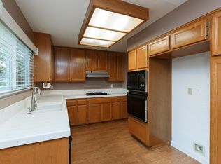 2613 Banbury Ct, Carlsbad, CA 92010
