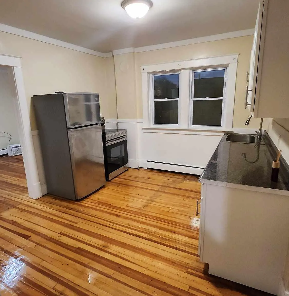 3 bed, 1400 sqft, $1,200 — Photo 3