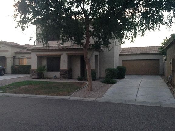 Front 2111 N Arbor Lane