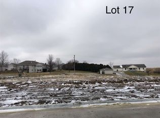 2/4 Lazy Brook Dr, West Branch, IA 52358