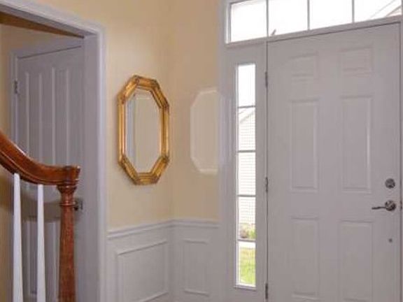 4th image of 40 Camden Ct