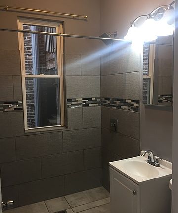 4th image of 727 N Avers Ave